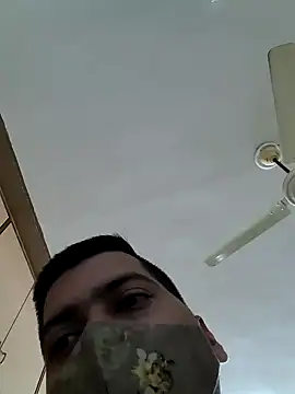 Snapshot of vansh1802 chatting on 03.01.25 vansh1802 online show from 03.01.25