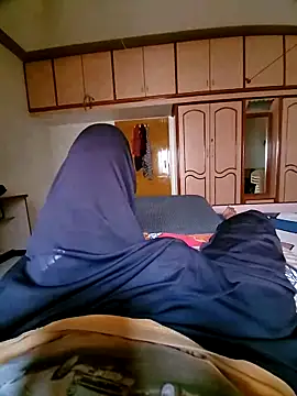 Snapshot of vansh1802 chatting on 11.23.25 vansh1802 online show from 11.23.25