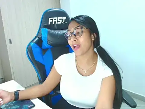 sophiax-x online show from 01.29.25