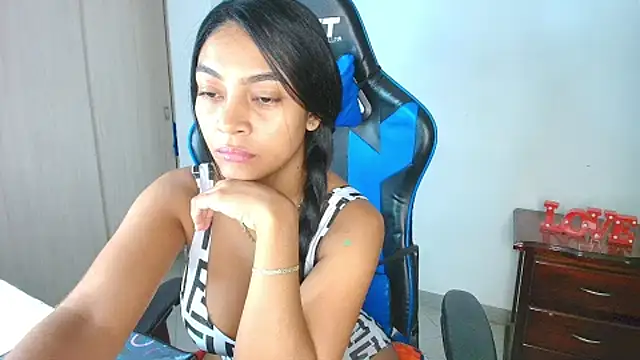 sophiax-x online show from 09.24.25