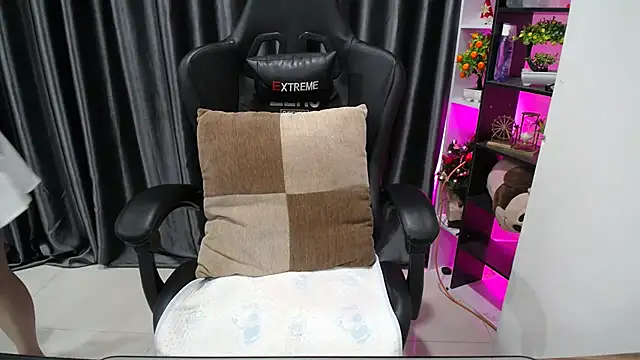 Yuki-yio online show from 09.12.25