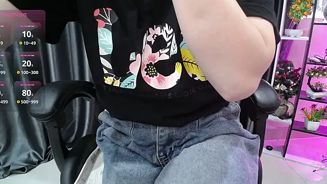 Yuki-yio online show from 10.15.25