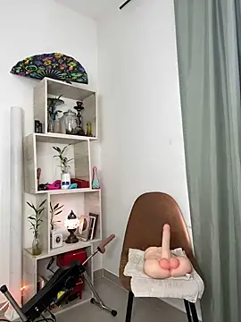 Emma Wish online show from 01.28.25