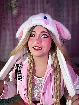 seraphine23 online show from 12.13.24