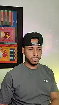 Snapshot of thommerxxx chatting on 11.26.25 thommerxxx online show from 11.26.25