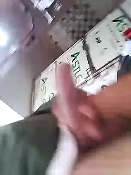 Snapshot of Pitercom chatting on 10.14.25 Pitercom online show from 10.14.25