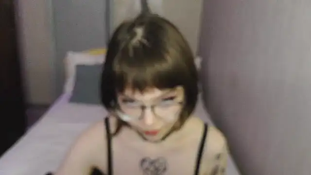 Snapshot of MayGler chatting on 04.13.26 MayGler online show from 04.13.26