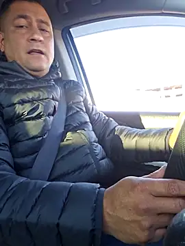 Snapshot of Yedriserna chatting on 10.31.25 Yedriserna online show from 10.31.25