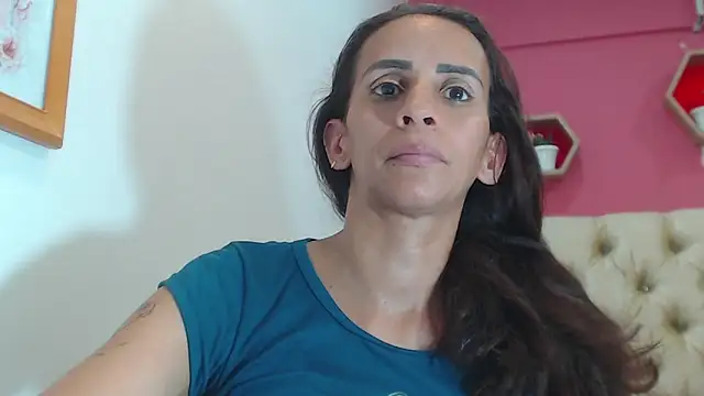 Snapshot of Amber_Moore chatting on 10.07.25 Amber Moore online show from 10.07.25