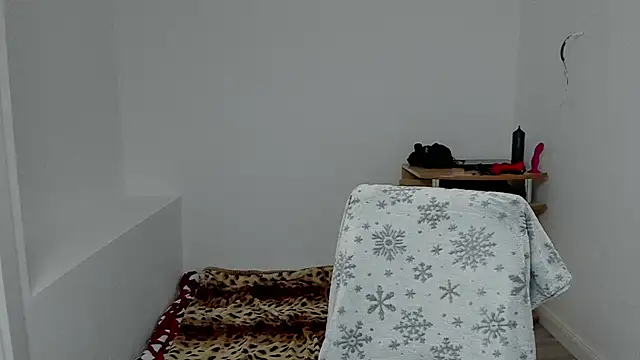 Snapshot of sexxymuscles4u chatting on 12.12.24 sexxymuscles4u online show from 12.12.24