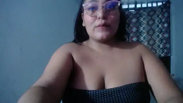 Snapshot of sirena_15 chatting on 04.20.26 sirena 15 online show from 04.20.26