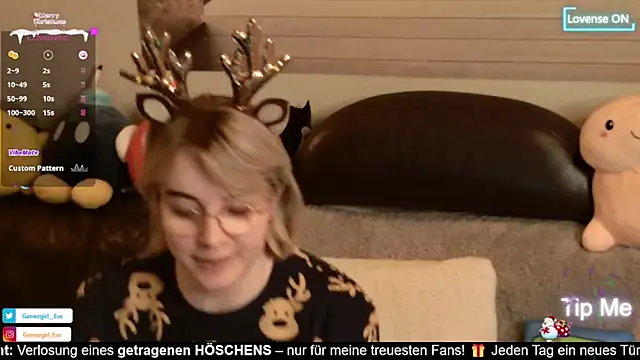 Snapshot of GamerGirl_Eve chatting on 12.12.24 GamerGirl Eve online show from 12.12.24