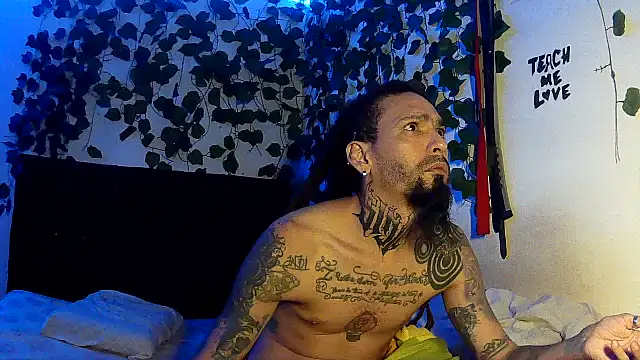 Snapshot of caribbeanlover1 chatting on 07.12.26 caribbeanlover1 online show from 07.12.26