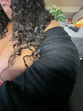 Snapshot of EbonyGoddessKira chatting on 01.30.25 EbonyGoddessKira online show from 01.30.25