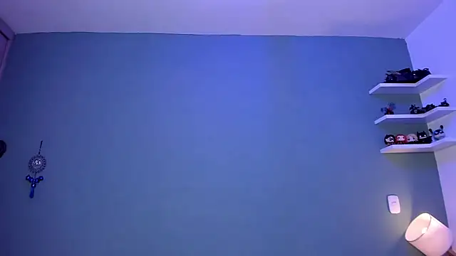 Cassandra Caiin online show from 12.18.24