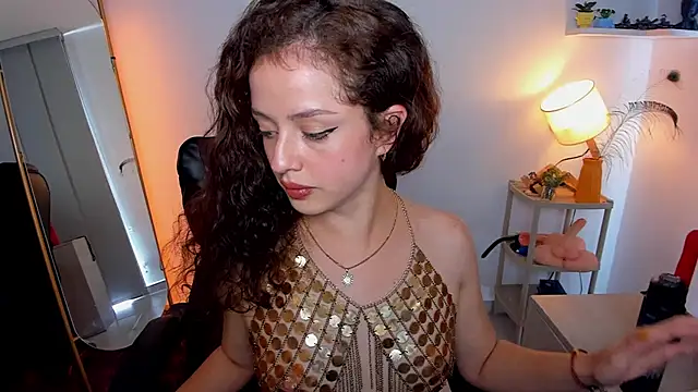 Cassandra Caiin online show from 10.25.25