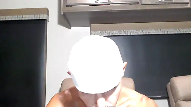 Snapshot of ThickD2C chatting on 05.14.26 ThickD2C online show from 05.14.26