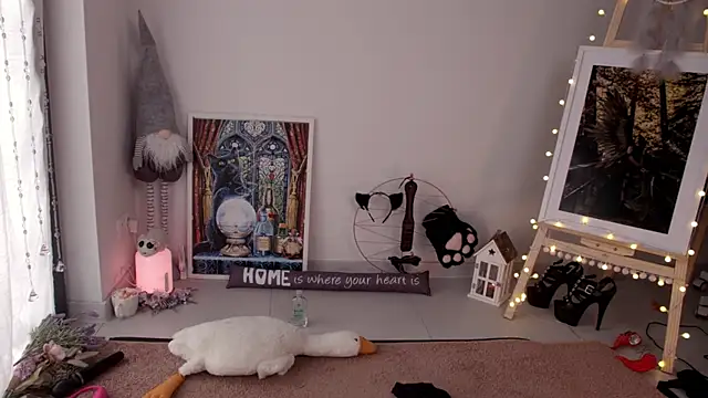 Careful i bite online show from 01.05.25