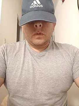 chicoguapo8 online show from 11.16.25