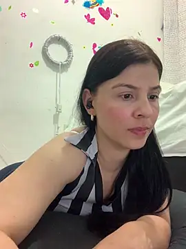 Estefani 32 online show from 04.08.26