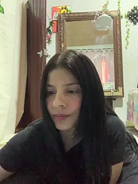 Estefani 32 online show from 04.16.26