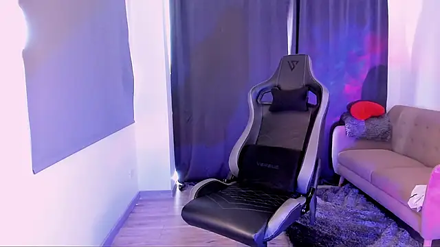 Snapshot of Liam_V chatting on 03.20.25 Liam V online show from 03.20.25