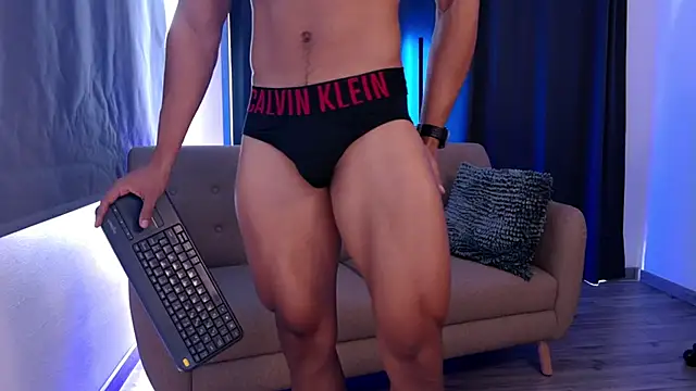 Snapshot of Liam_V chatting on 11.02.25 Liam V online show from 11.02.25