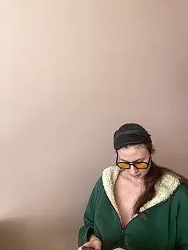 Snapshot of Flossy_Vettie chatting on 04.18.26 Flossy Vettie online show from 04.18.26