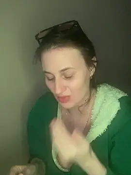 Snapshot of Flossy_Vettie chatting on 04.19.26 Flossy Vettie online show from 04.19.26