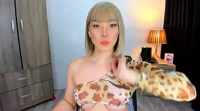 Snapshot of xxHeavenly_AngeLxx chatting on 01.28.25 xxHeavenly AngeLxx online show from 01.28.25