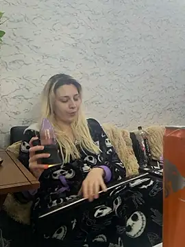 Snapshot of ScarletCallings420 chatting on 01.17.26 ScarletCallings420 online show from 01.17.26