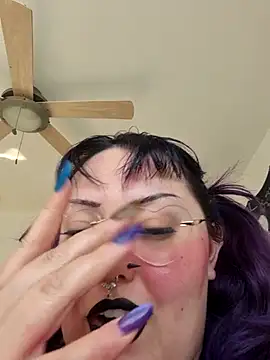 Cutegothcrybabyx online show from 06.07.26