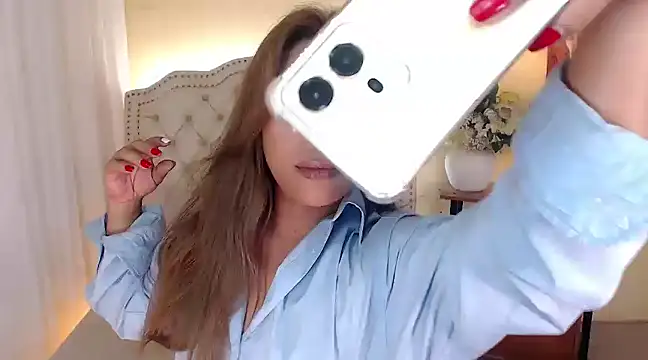 Snapshot of DreamLADYBOY chatting on 01.03.25 DreamLADYBOY online show from 01.03.25