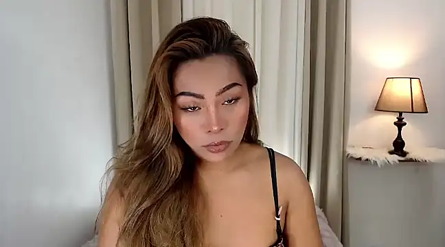 Snapshot of DreamLADYBOY chatting on 01.24.25 DreamLADYBOY online show from 01.24.25