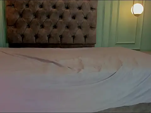 Snapshot of kathe_hot chatting on 12.13.24 kathe hot online show from 12.13.24