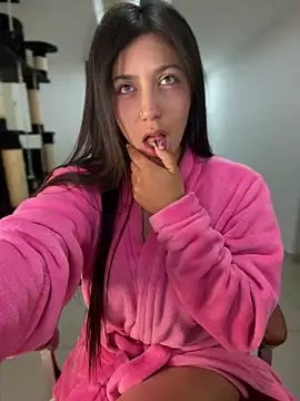 Snapshot of MiaJones21 chatting on 02.20.25 MiaJones21 online show from 02.20.25