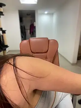 Snapshot of MiaJones21 chatting on 03.12.25 MiaJones21 online show from 03.12.25