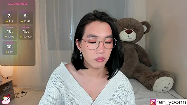 Snapshot of Ren_yoon chatting on 06.20.26 Ren yoon online show from 06.20.26
