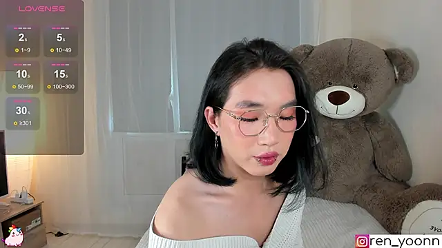 Snapshot of Ren_yoon chatting on 08.01.26 Ren yoon online show from 08.01.26