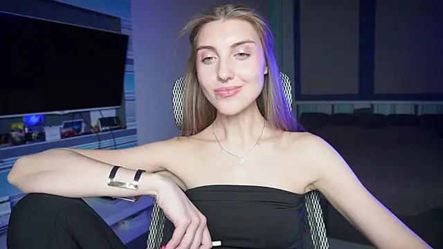 CassiaBlade1 online show from 09.29.25