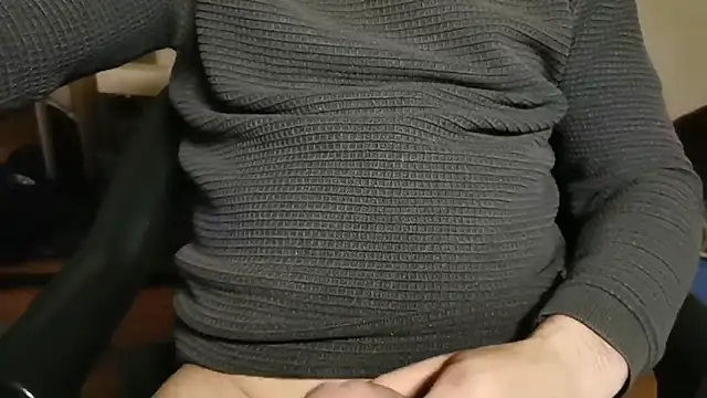 Snapshot of Lucas1andOnly4Girl chatting on 11.27.25 Lucas1andOnly4Girl online show from 11.27.25