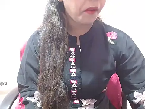 Snapshot of LovingPihu chatting on 02.14.25 LovingPihu online show from 02.14.25