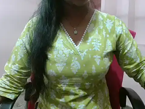 Snapshot of LovingPihu chatting on 02.18.25 LovingPihu online show from 02.18.25