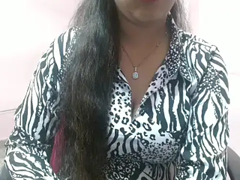 Snapshot of LovingPihu chatting on 03.17.25 LovingPihu online show from 03.17.25