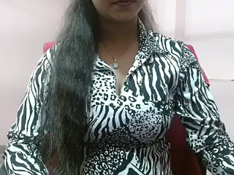 Snapshot of LovingPihu chatting on 03.17.25 LovingPihu online show from 03.17.25