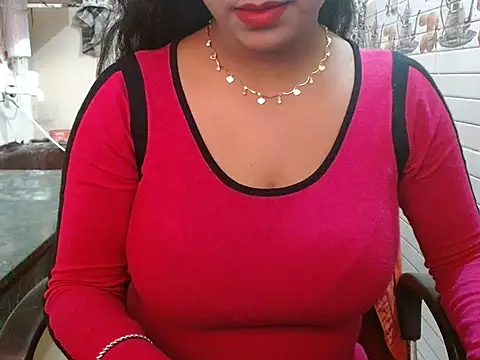 Snapshot of LovingPihu chatting on 12.02.25 LovingPihu online show from 12.02.25