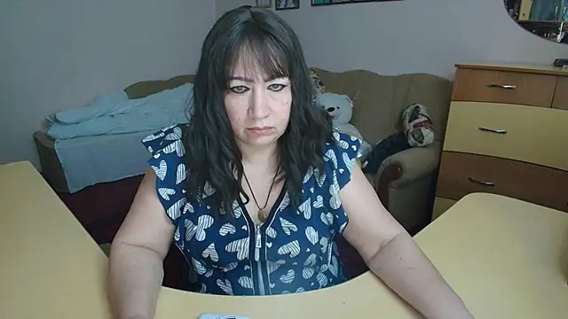 Lucretia Goldi  online show from 02.27.25