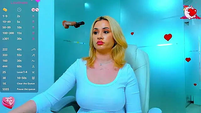 Snapshot of sassy_madeline chatting on 02.25.25 sassy madeline online show from 02.25.25