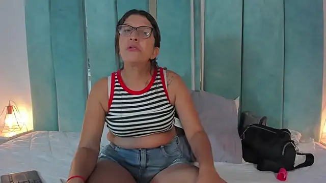 Keyla Milf online show from 02.03.26