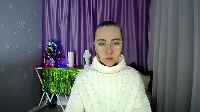 Snapshot of queen_a_n_i chatting on 01.10.25 queen a n i online show from 01.10.25